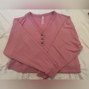 ALO Yoga Light Pink Top. Alolux soho cropped Henley